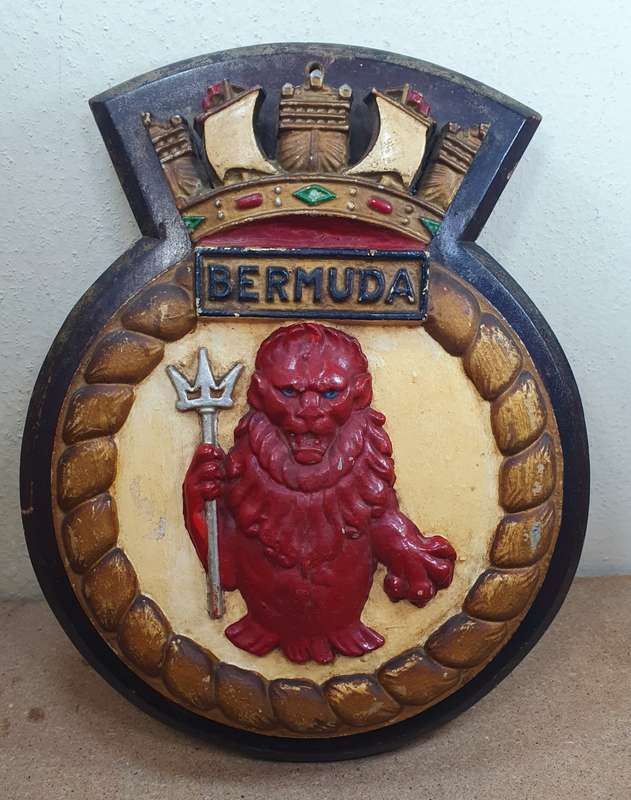 RARE 1941 ROYAL NAVY LIGHT CRUISER HMS BERMUDA SHIPS CAST METAL CREST.