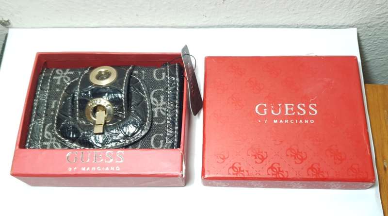BRAND NEW `GUESS - MARCIANO` LUXURY 3 FOLD WALLET WITH LAMINATED LEATHER.
