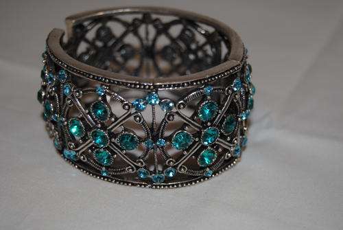 blue crystal metal braclet