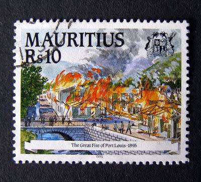 MAURITIUS - Centenary of the Great Fire of St. Louis 1995