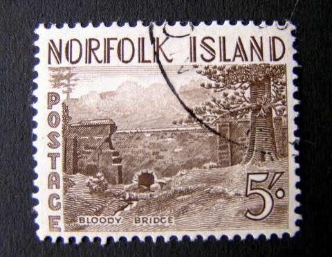 NORFOLK ISLAND - 5/- Brown, Definitive (CTO) 1953