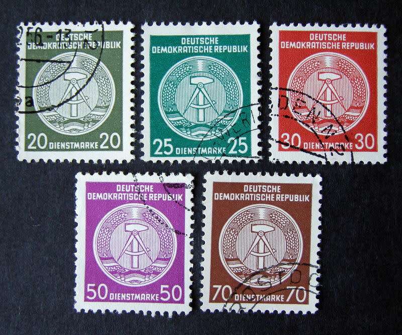 EAST GERMANY - Official (Design in lines) 1954