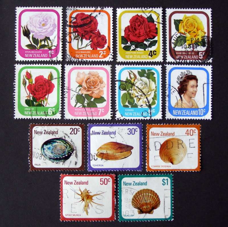 NEW ZEALAND - Definitive 1975-79 //Flowers//Shells