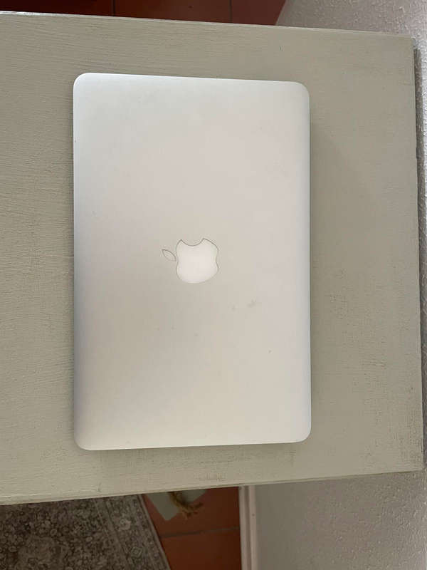 11" Macbook Air A1465 | Core i5 - Early 2014