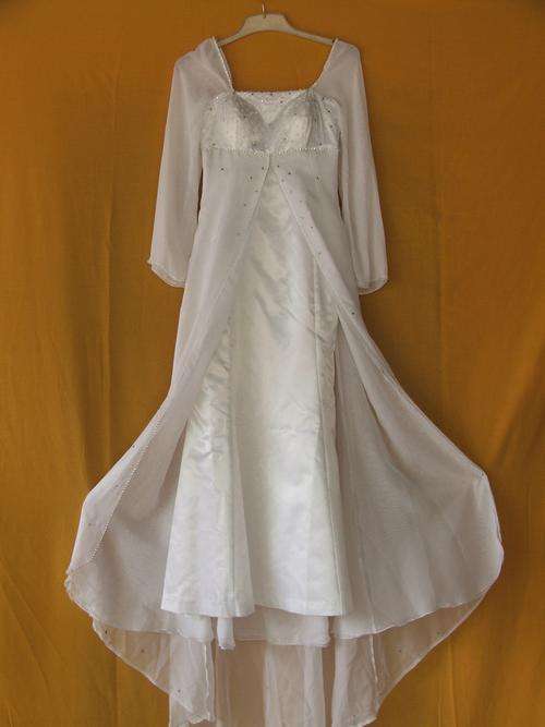 Wedding dress size 32B