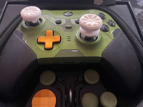 Xbox Elite Wireless Controller Series 2 - Halo Infinite Limited Edition