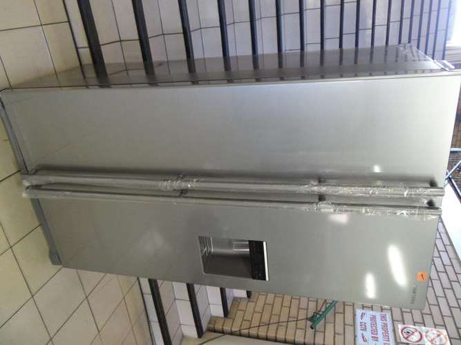 Samsung 660 Liter Side by Side With Water Dispenser