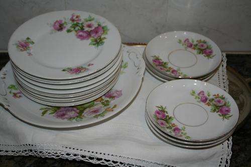 Cake plate, Side Plates & Saucers Roses Motif.