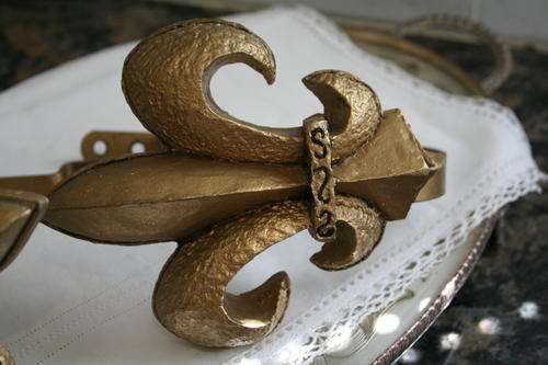 'Fleur De Lis' Curtain Holback Pairs.
