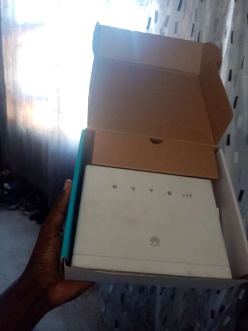 SUPER FAST HUAWEI B315 LTE WIRELESS ROUTER WITH 4 LAN PORTS