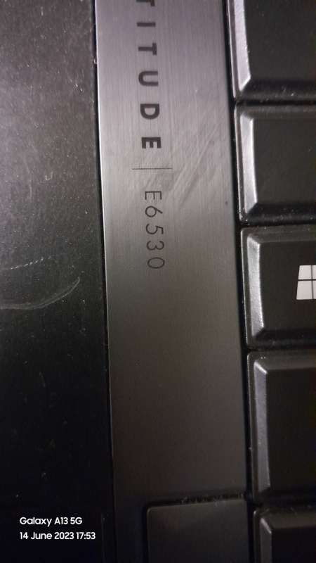 DELL LATITUDE E6530 i7 8GB RAM