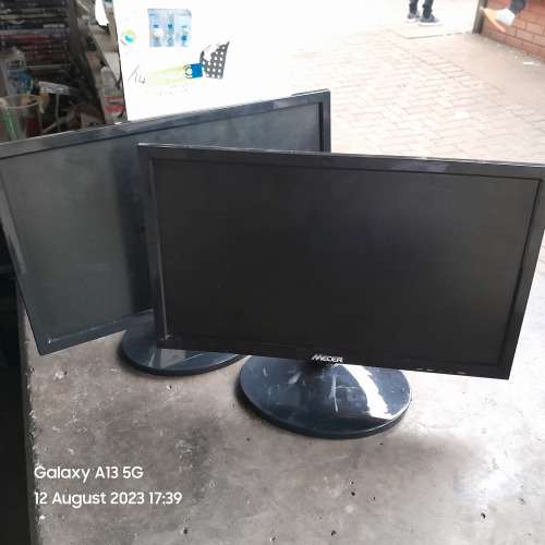 MECER A1956 19` WIDE LED MONITOR WITH BUILT-IN SPEAKERS