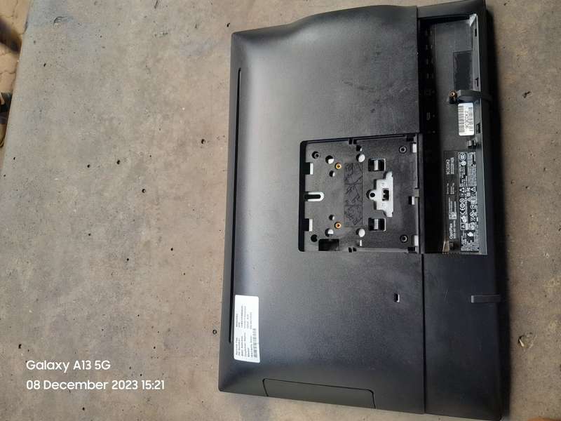 LATE ENTRY DELL OPTIPLEX 3050 i3 7th Gen ALL IN ONE PC