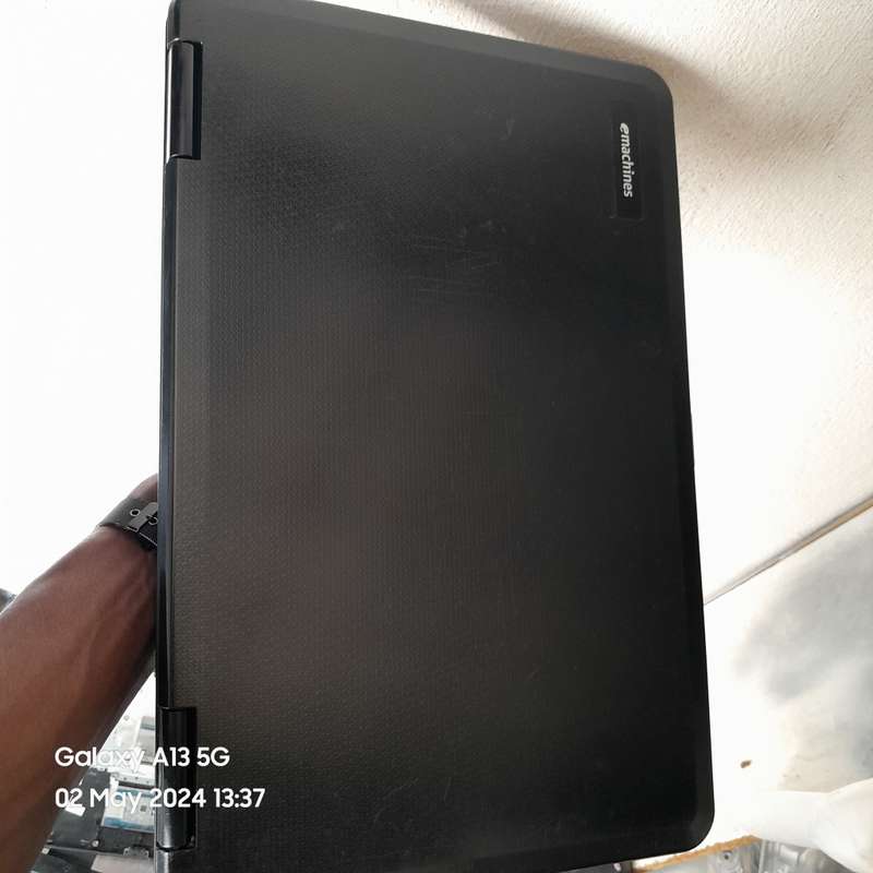 EMACHINES G725 PENTUM (R) DUAL CORE WITH 2 HARD DRIVE SLOTS LAPTOP