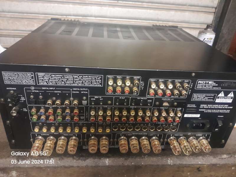 ROTEL RSX-1067  WITH 7.1 CHANNELS SURROUND SOUND RECEIVER