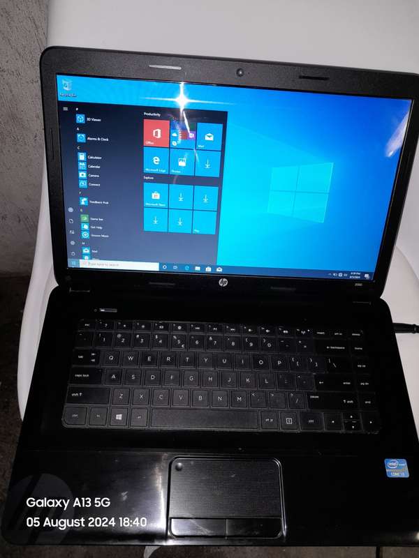 HP 2000 CORE i3 311M 8GB 240GB SSD