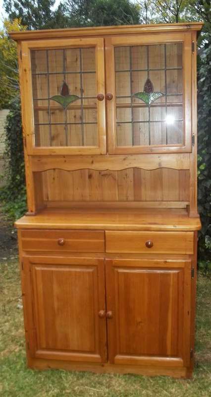 EXCELLENT OREGON SIDE BOARD WITH LEAD GLASS