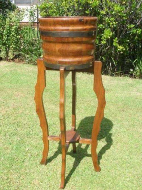OLD BARREL PALMSTAND