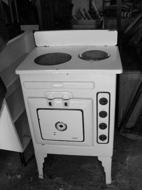 VINTAGE STOVE--LOVELY ITEM