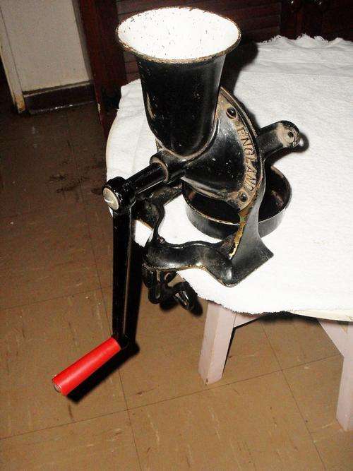 VINTAGE CAST IRON COFFEE GRINDER