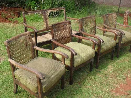 106 YR OLD LOUNGE SUITE FOR RESTORATION