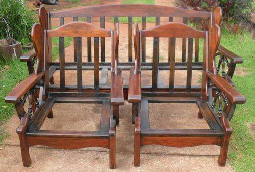 LOVELY OLD LOUNGE SUITE FOR THE RESTORER