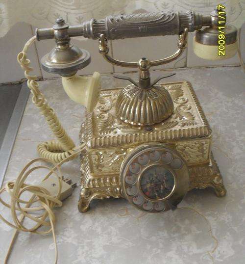HIGHLY DECORATIVE TELEPHONE