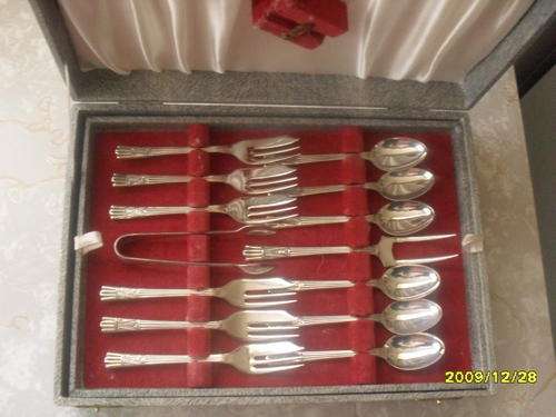 26 PIECE CAKE SET IN DOUBLE DECKER CANTEEN-YEOMAN PLATED,ENGLAND