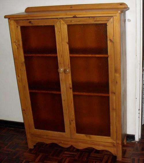 EXCELLENT OREGON DISPLAY CABINET