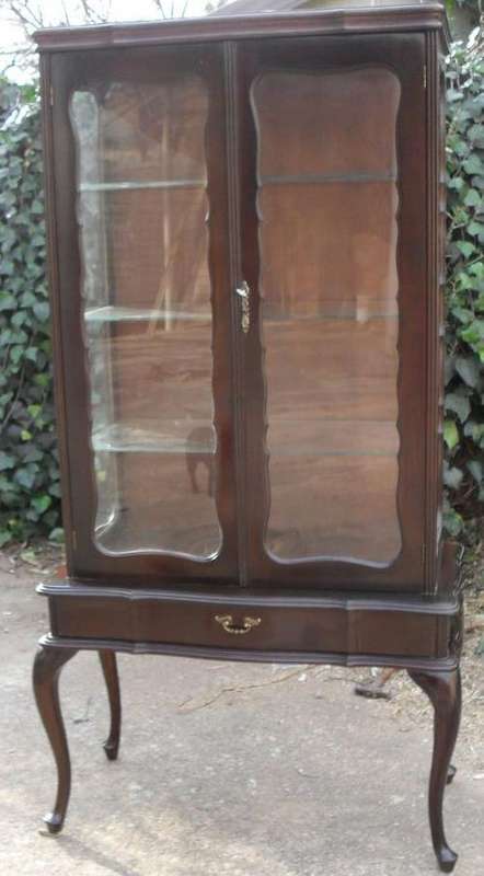EXCELLENT QUEEN ANNE IMBUIA DISPLAY CABINET.