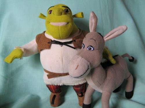 Shrek (+/- 25cm) and Donkey (+/- 22cm - from tip of ear)