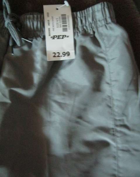 Lot of 5 items. 2 T-shirts (5-6 years), 3 Shorts (2 x 5-6 years, 1 x 4-5 years)NEW.