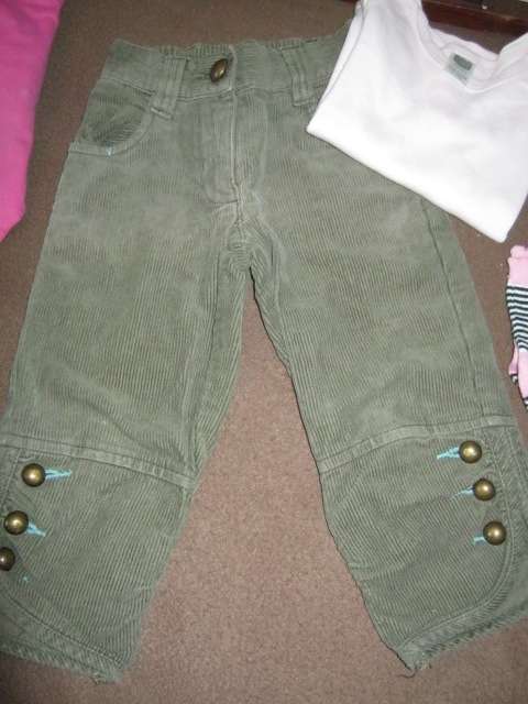 Lot of 8 baby's clothing - R17.50 per item.