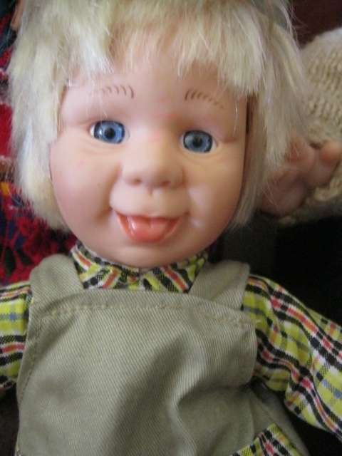 Lot of 8 vintage and/or collectible dolls.