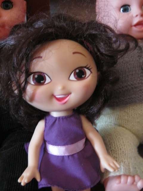 Lot of 8 vintage and/or collectible dolls.