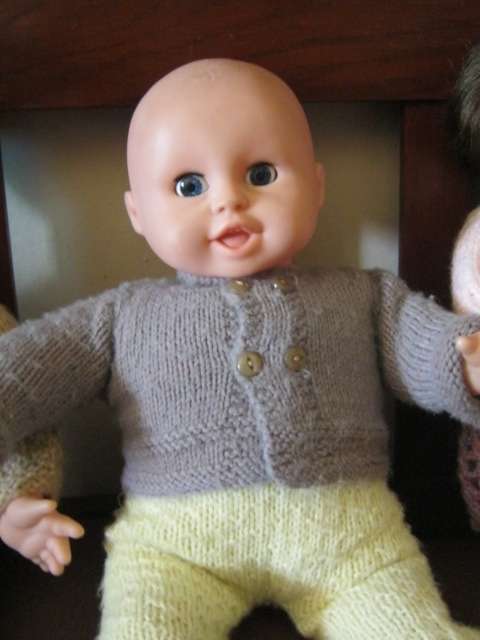 Lot of 8 vintage and/or collectible dolls.