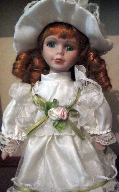 Porcelain Doll +/- 20cm