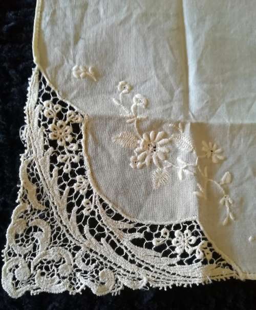 Vintage Embroidered Handkerchiefs (8)