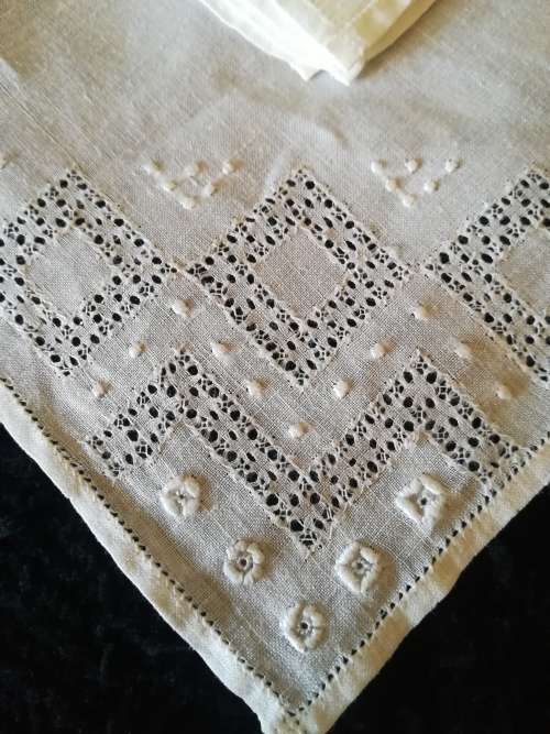 Vintage Embroidered Handkerchiefs (2)
