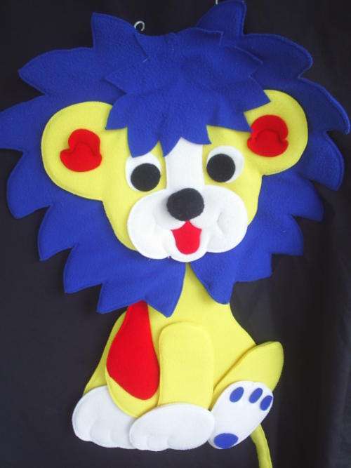 Lion Wall Hanging (108cm tail included)