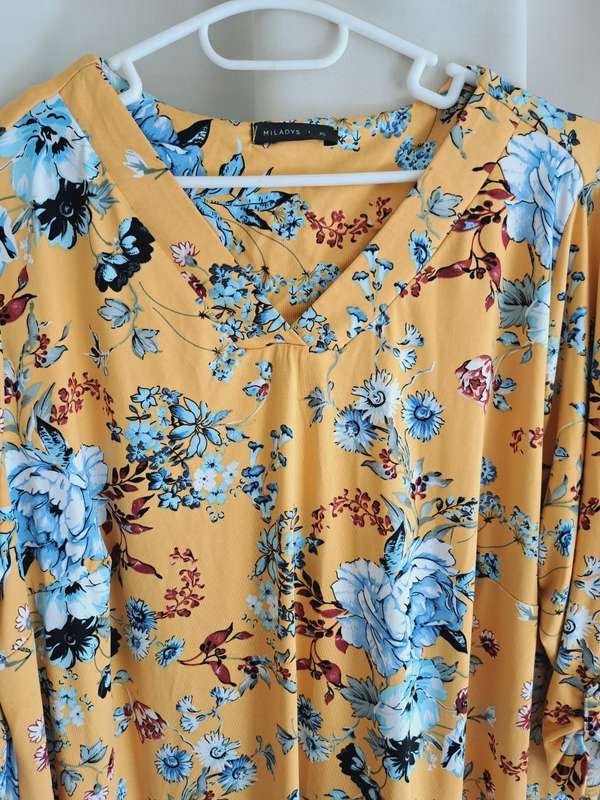 Miladys yellow floral print dress. Size: XL / 40