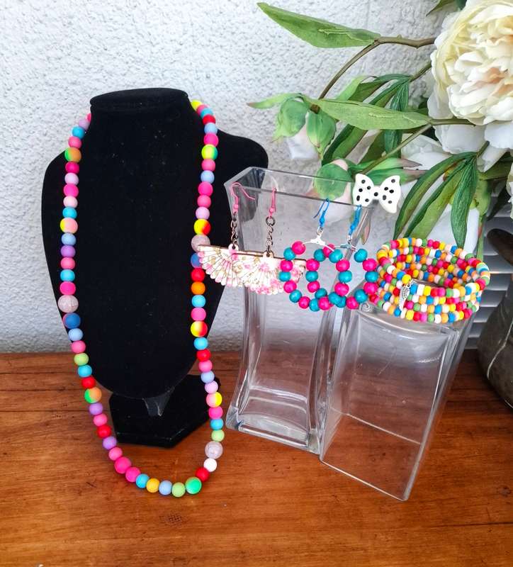 Handmade costume jewellery set 13