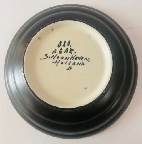 Beautiful Gouda plate in the sought after Agar pattern