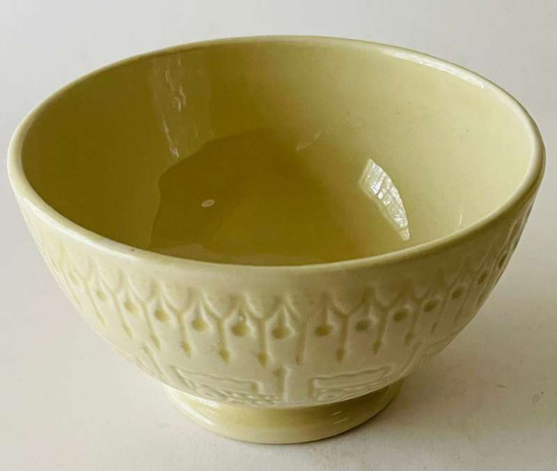 Crown Devon - Voortrekker Monument bowls - made in 1949 (Sold as a pair)