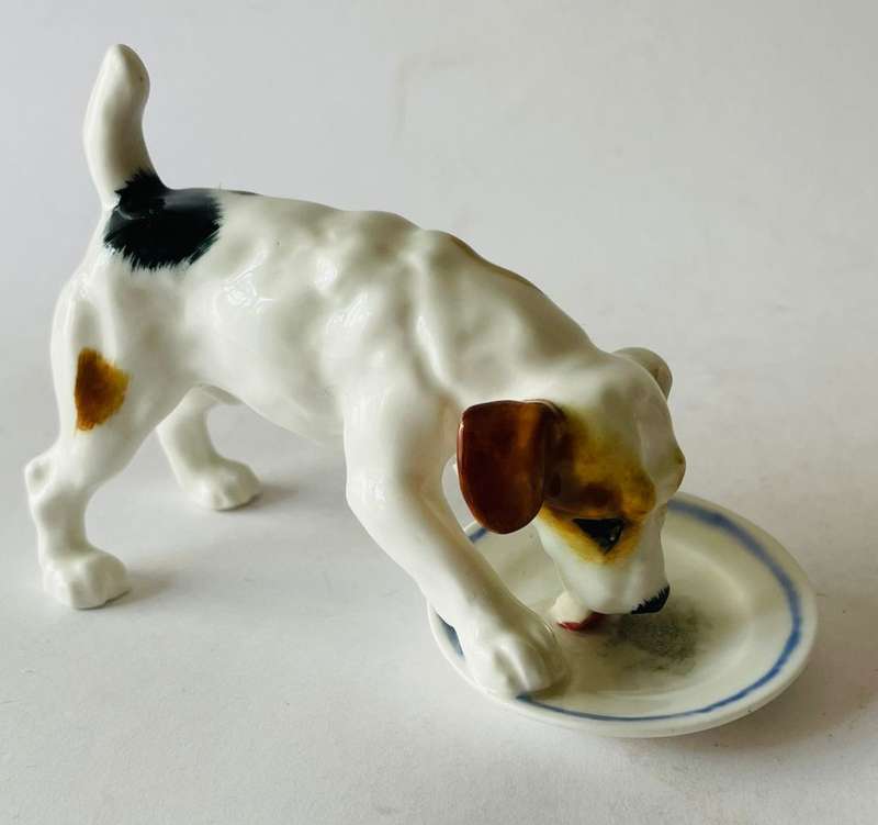 Royal Doulton - Jack russell terrior eating - HN 1158
