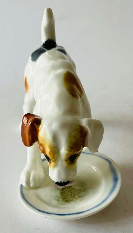 Royal Doulton - Jack russell terrior eating - HN 1158