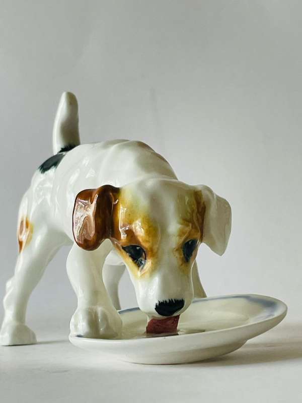 Royal Doulton - Jack russell terrior eating - HN 1158