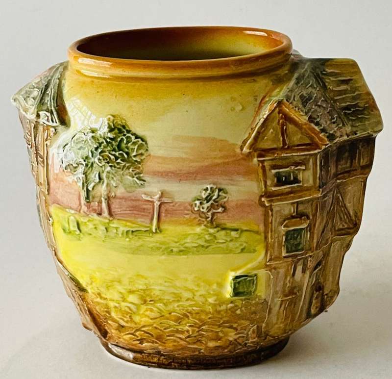 Royal Doulton - Relief Vase  (Tony Weller)