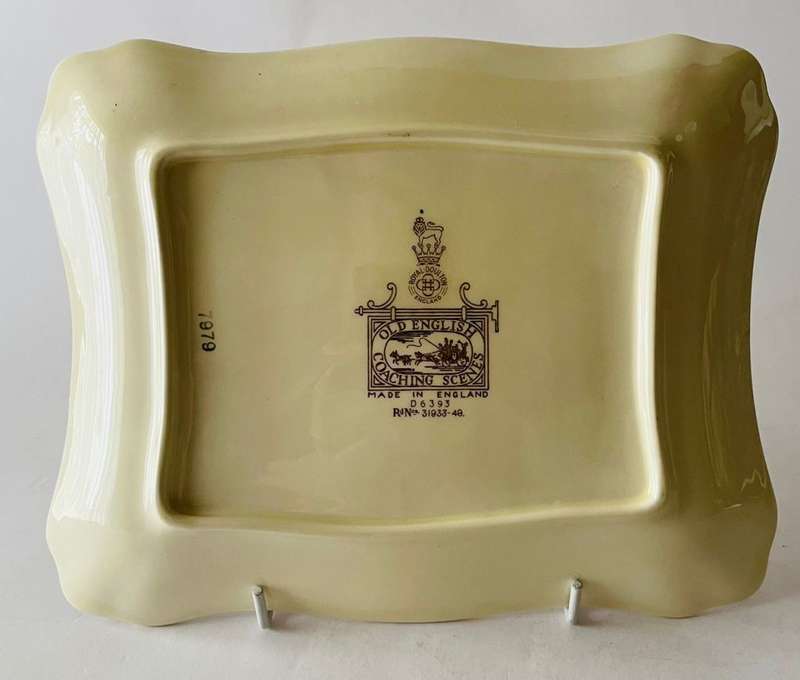 Royal Daulton - Old English coaching scenes - D6393