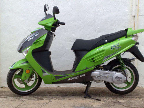 EUROTRAC QUEST 175 SCOOTER MOTORCYCLE,